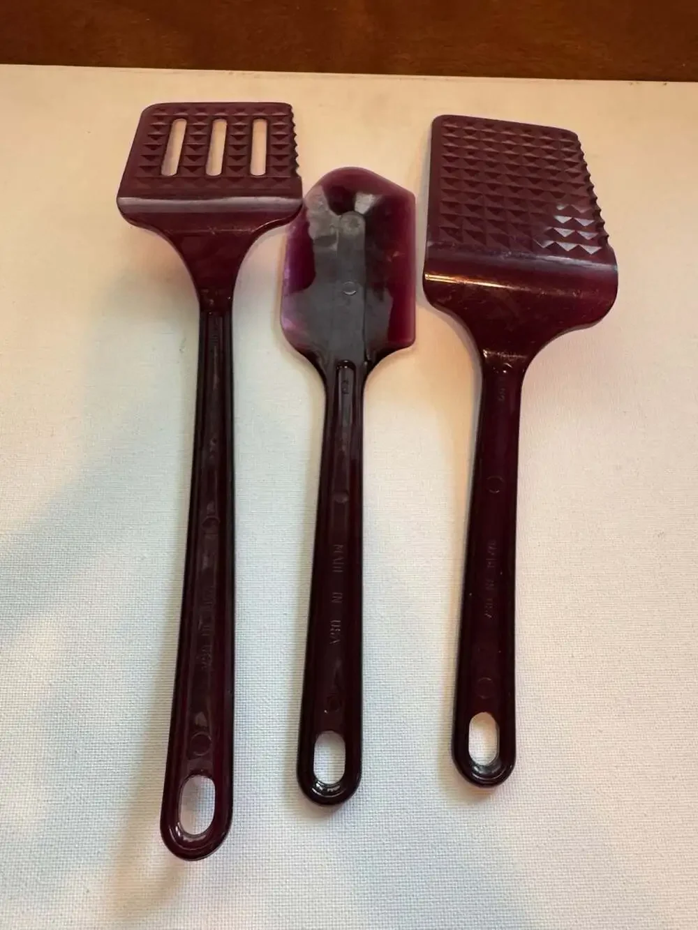 Vintage Ultratemp 3-Piece Kitchen Utensil Set - Burgundy Slotted Turners and Spa